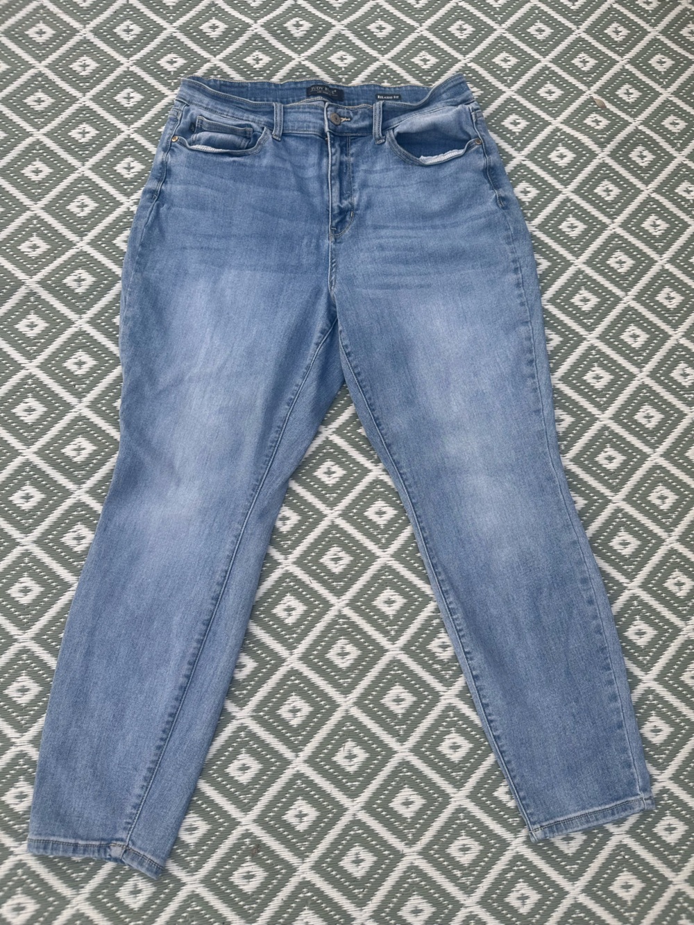 Judy Blue relaxed fit Light Wash Blue Denim Jeans tapered leg